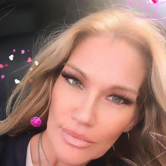 Live shows tag Wednesday  and Thursdays 7pm central - Picture 10 of 16